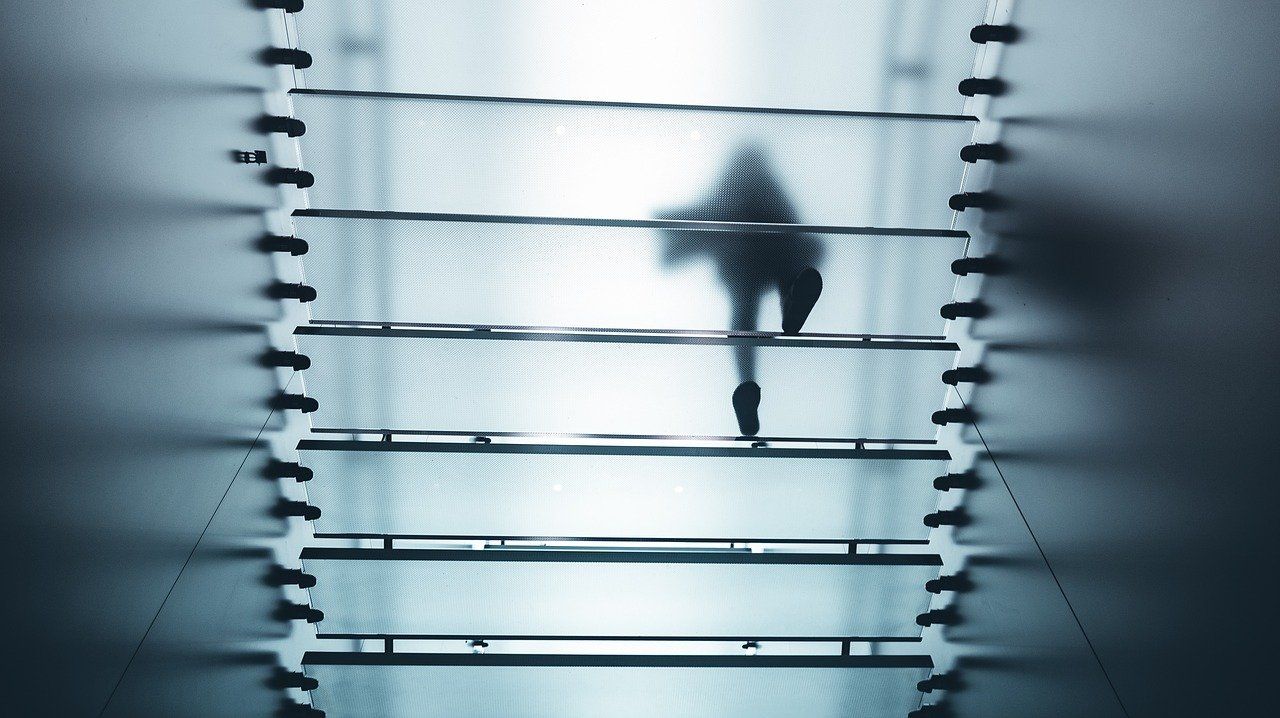 Czy szklane schody są bezpieczne?