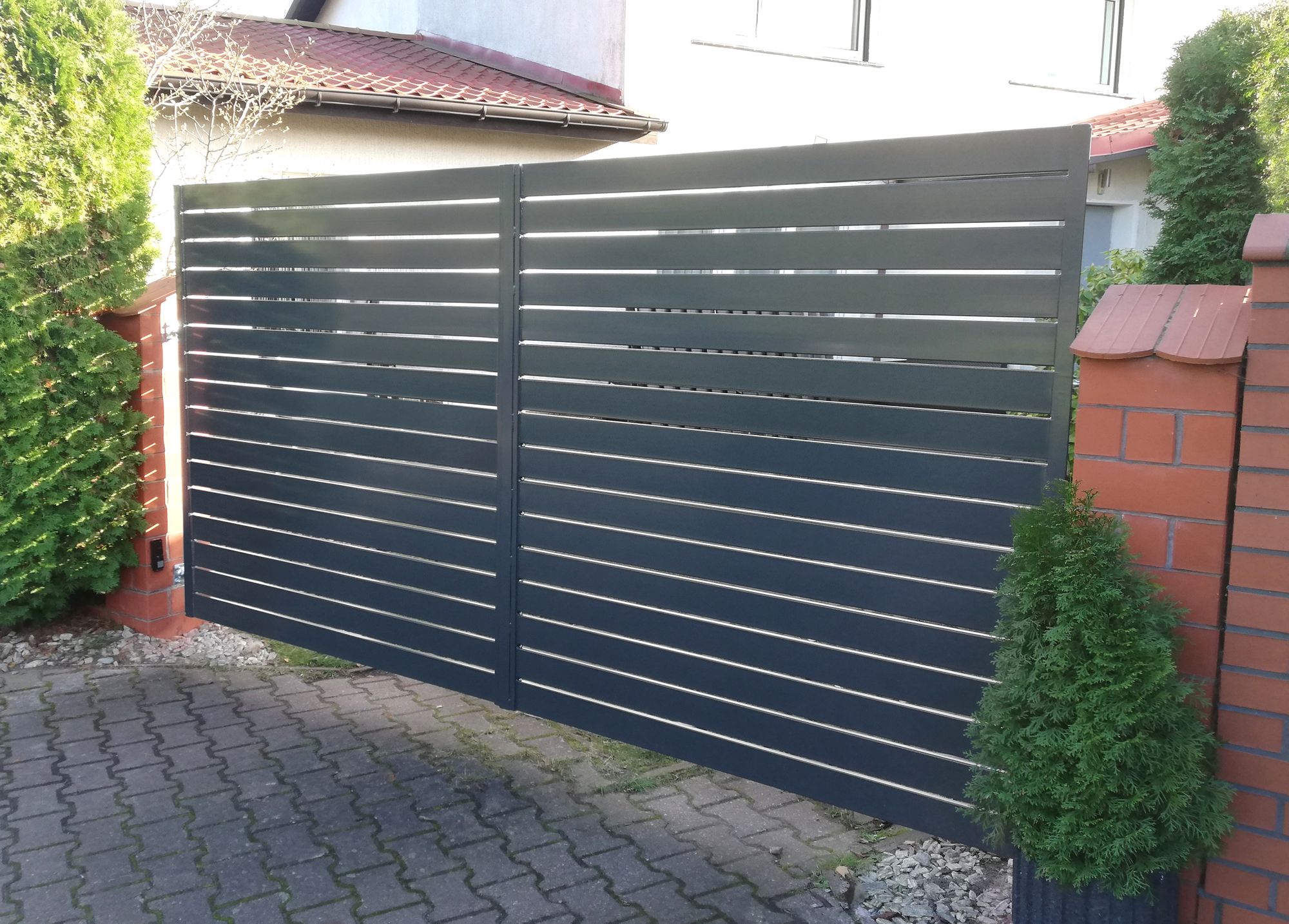 Outdoor panel fences