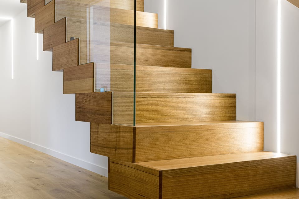 Steel stairs: a combination of functionality and design.